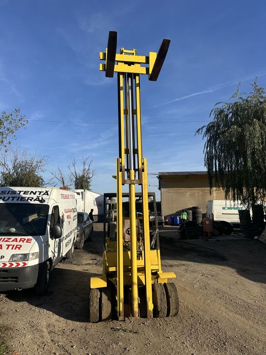 Stivuitor diesel ridica 5.5 metri motostivuitor greutate 7 tone