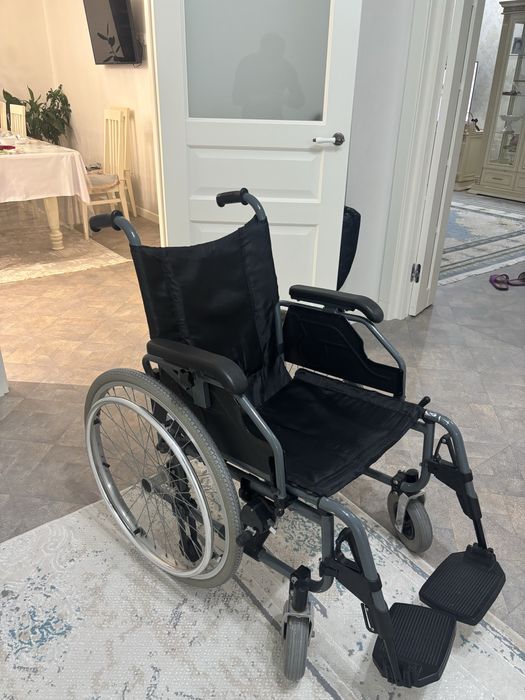 Инвалидная коляска в отличном состоянии