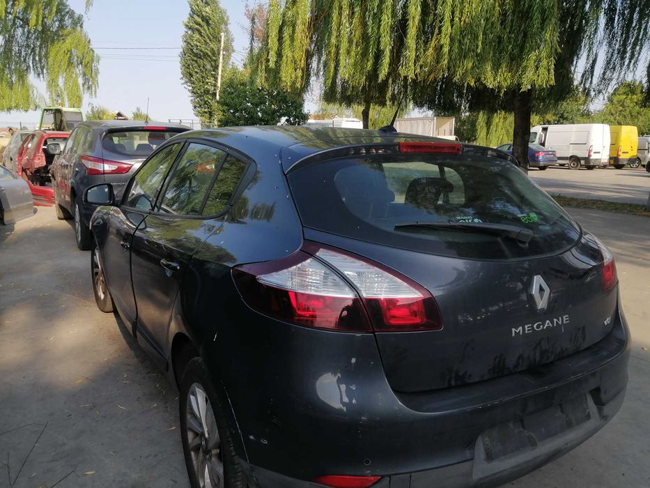 Dezmembram Renault Megane