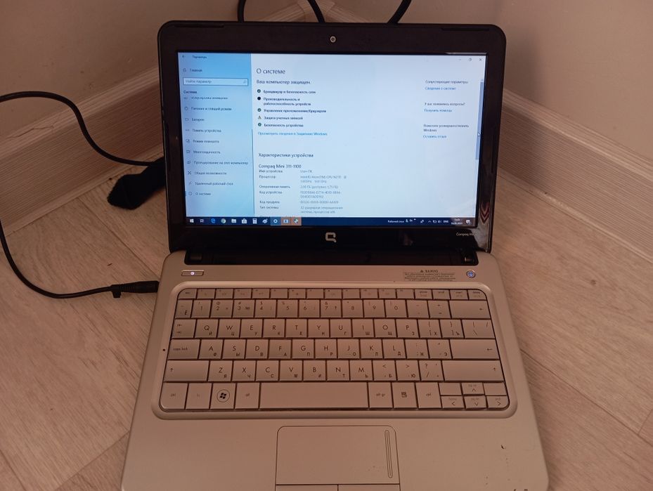 Нетбук Compaq Mini