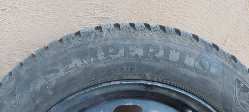 2 бр. Зимни гуми SEMPERIТ 185/60/15, DOT 2223, с джанти - за VAG