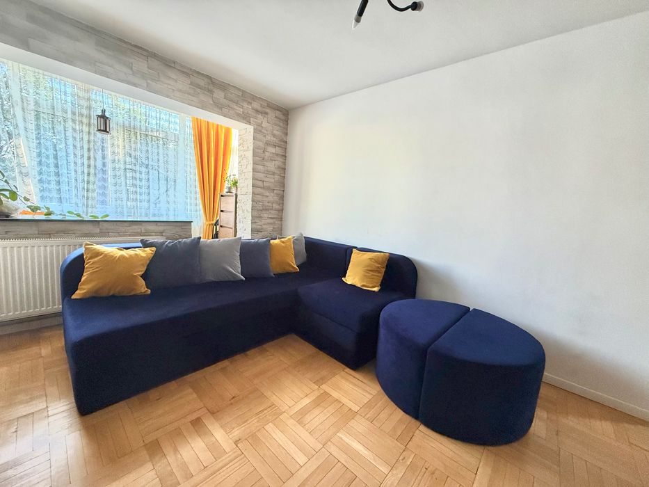 Canapea extensibilă din spumă poliuretanică