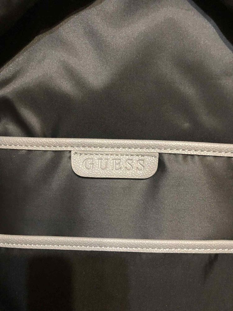 Чисто нова оргинална ученическа раница Guess