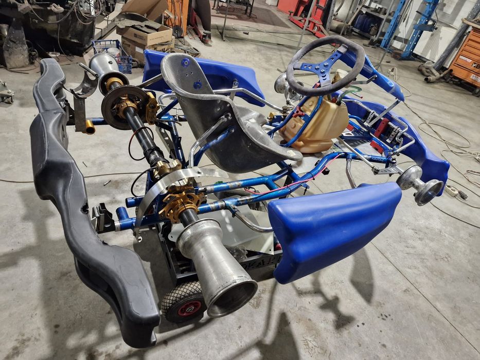 Cadru Kart de competitie omologat FIA 

Vând șasiu de kar