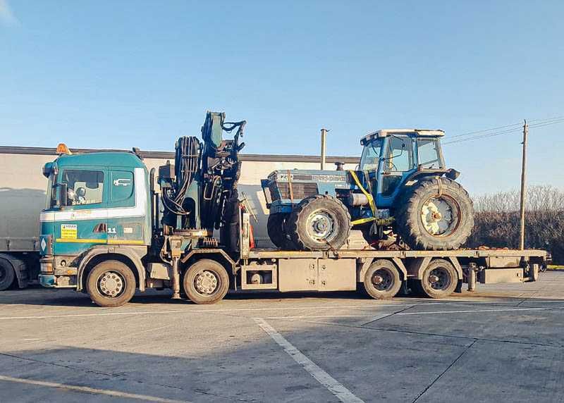 Camion cu Macara HIAB de Inchiriat. Inchiriez Platforma Utilaje 16 t.