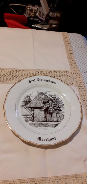 Farfurii ,platouri de colecție,diverse portelanuri