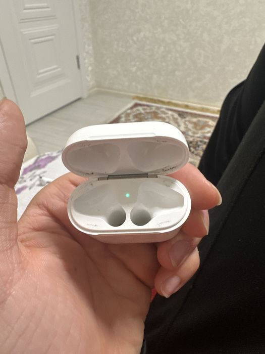 Продам кейс от AirPods 2