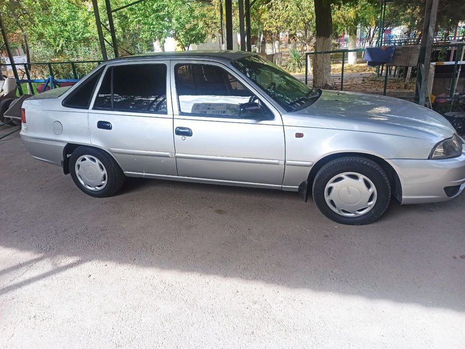 Срочно сотилади. Nexia 2  1.6m