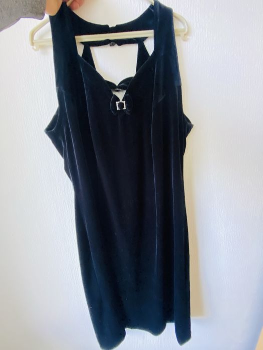 Елегантни  дамски  рокли