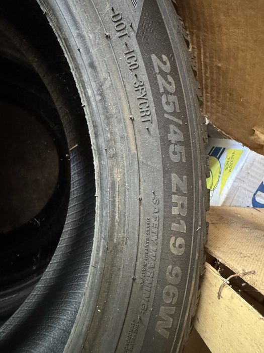 Зимни гуми 225/45/19