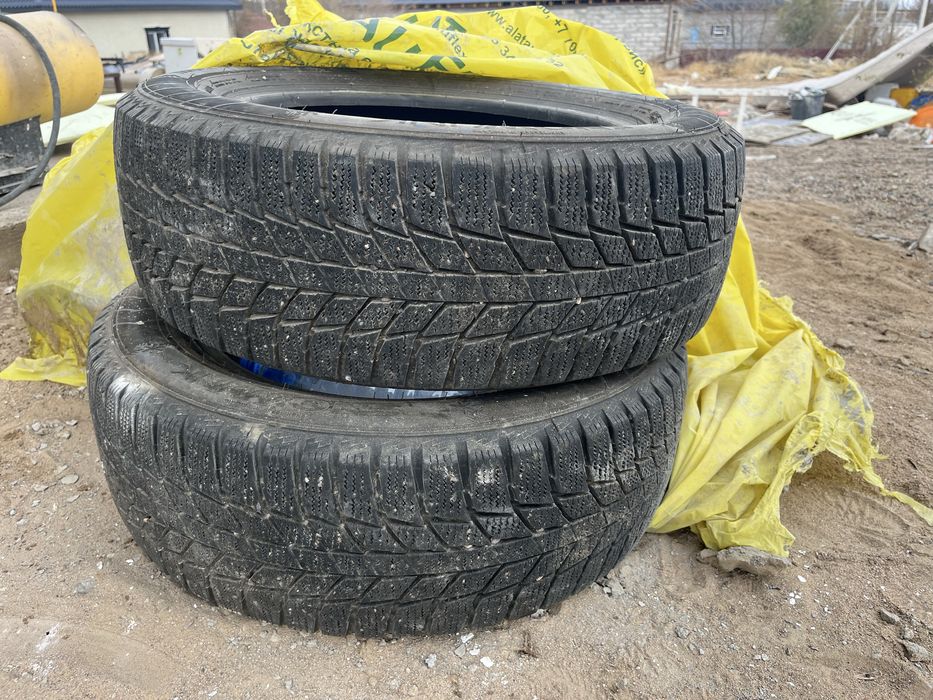 Шины зимние в отличном состояний