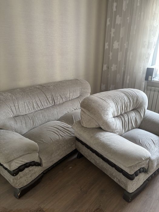 Отдам даром диван и кресло!