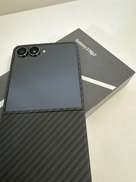 ! НОВ ! Samsung Z Flip 7 / 512g / black