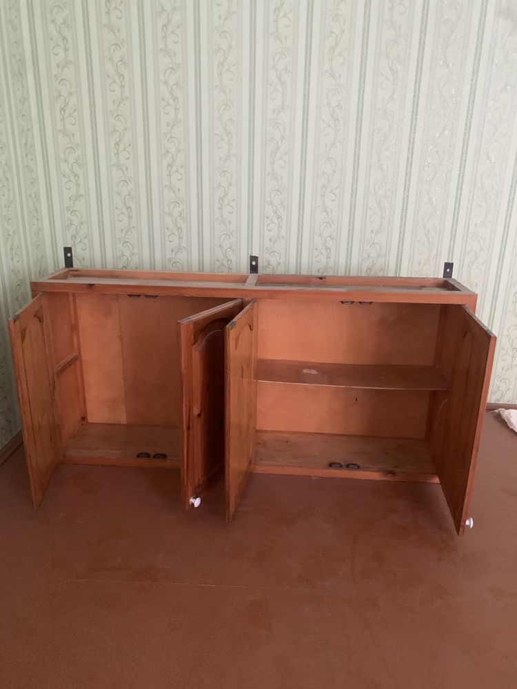 Шкафы старинные продаю