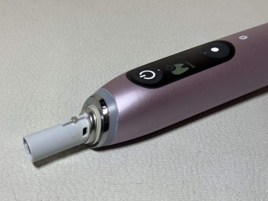 Periuta Oral B io9 Roz