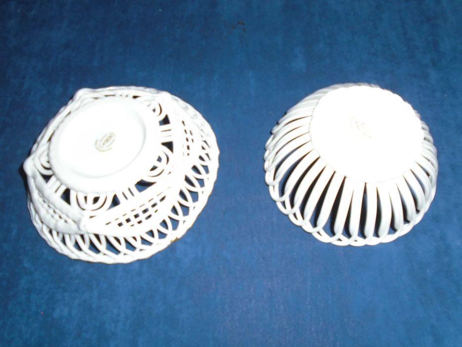 Bibelouri din portelan cu trandafiri, cosulete, doamne