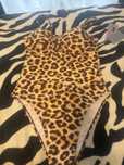 Vand costum de baie nou