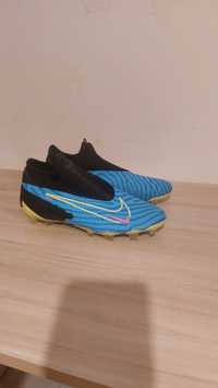 Продавам nike custom boots.