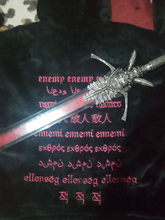 Меч Данте мятежник