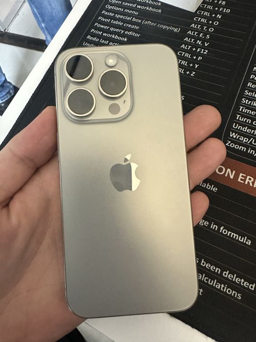 iPhone 15 Pro – 128GB, impecabil, baterie 93%, ca nou