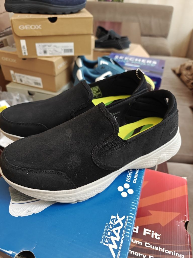 Слипоны Skechers со скидкой