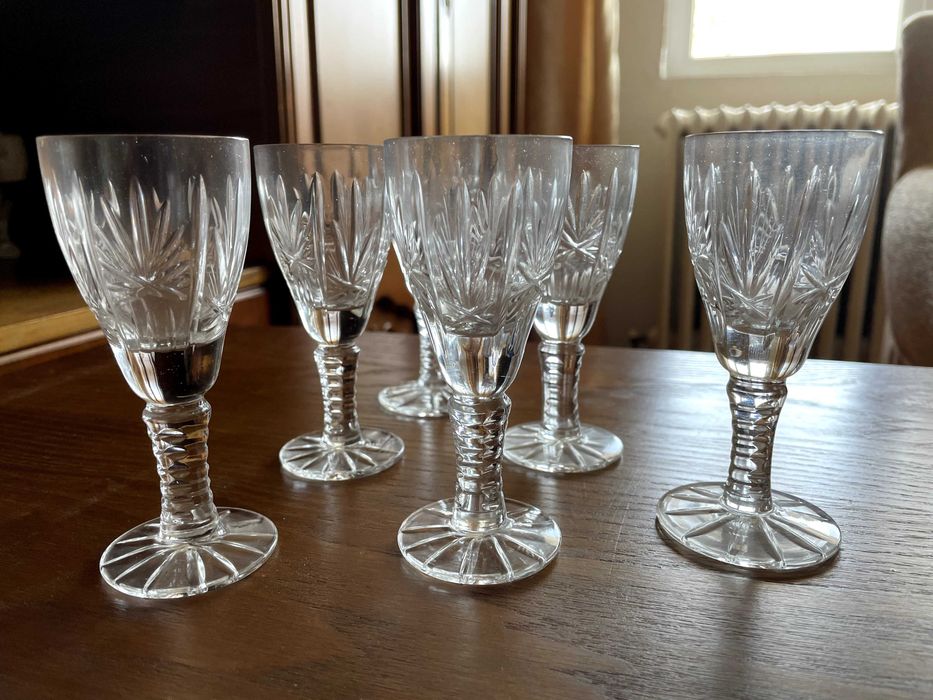 Vand set de 6 pahare vintage, de cristal, cu model clasic
