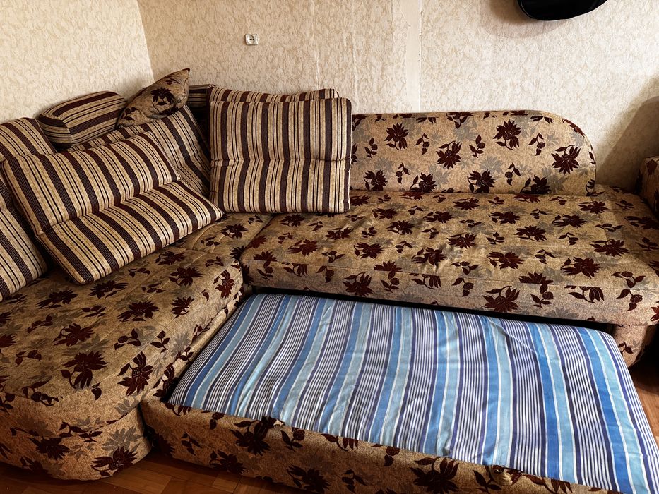 Продам диван угловой с креслом