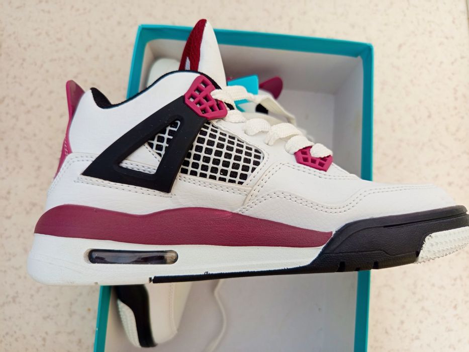 Продам кроссовки