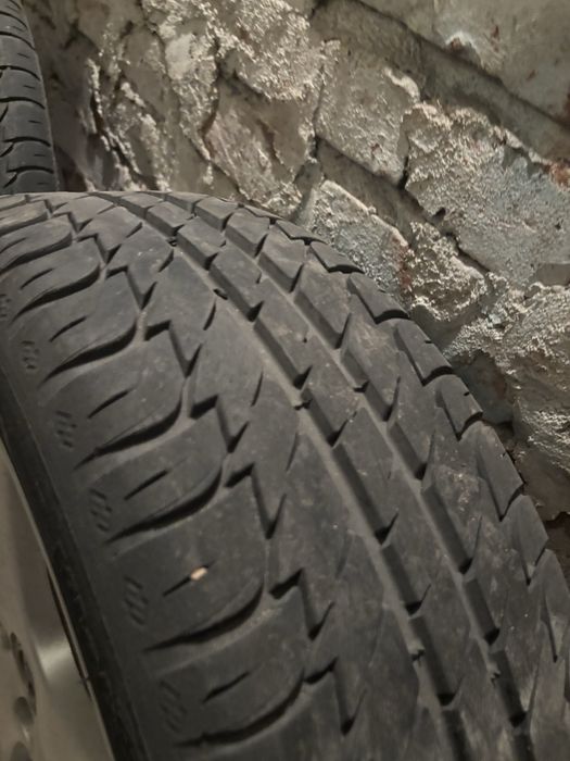 Продавам джанти с гуми за MAZDA 2