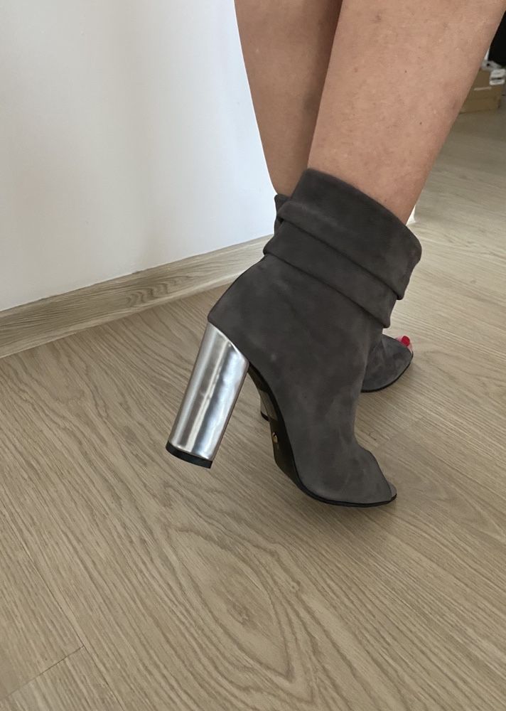 Botine din piele