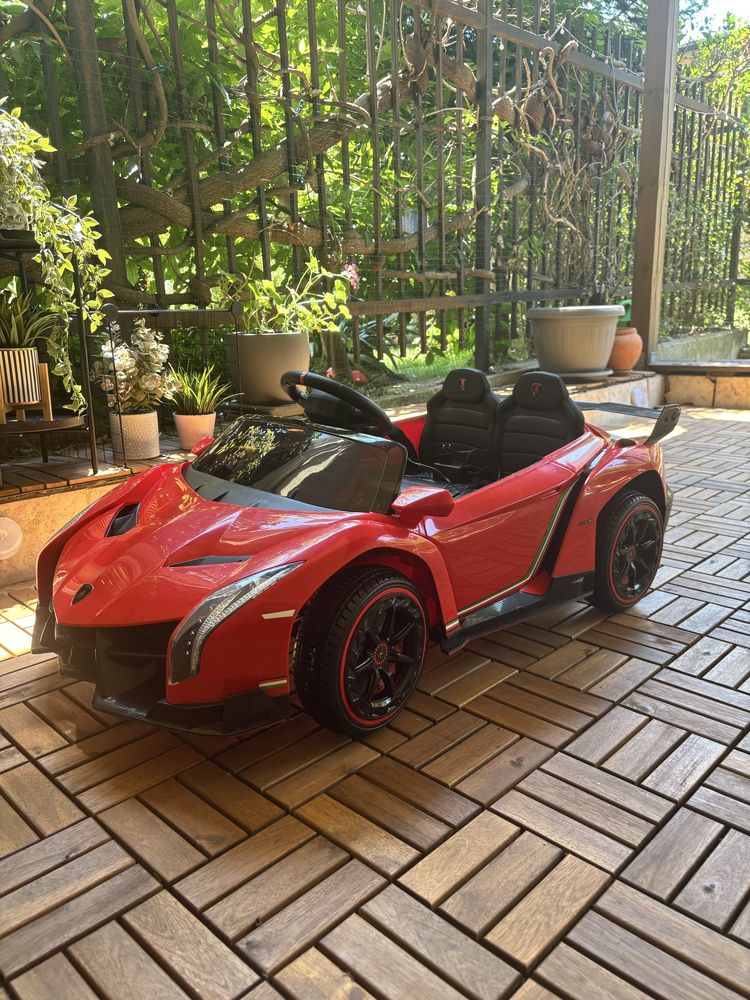 Електрическа количка Lamborghini Veneno.