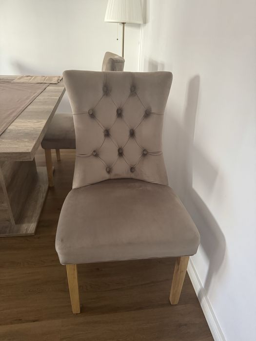 Vand 4 scaune Momax noi bej/crem