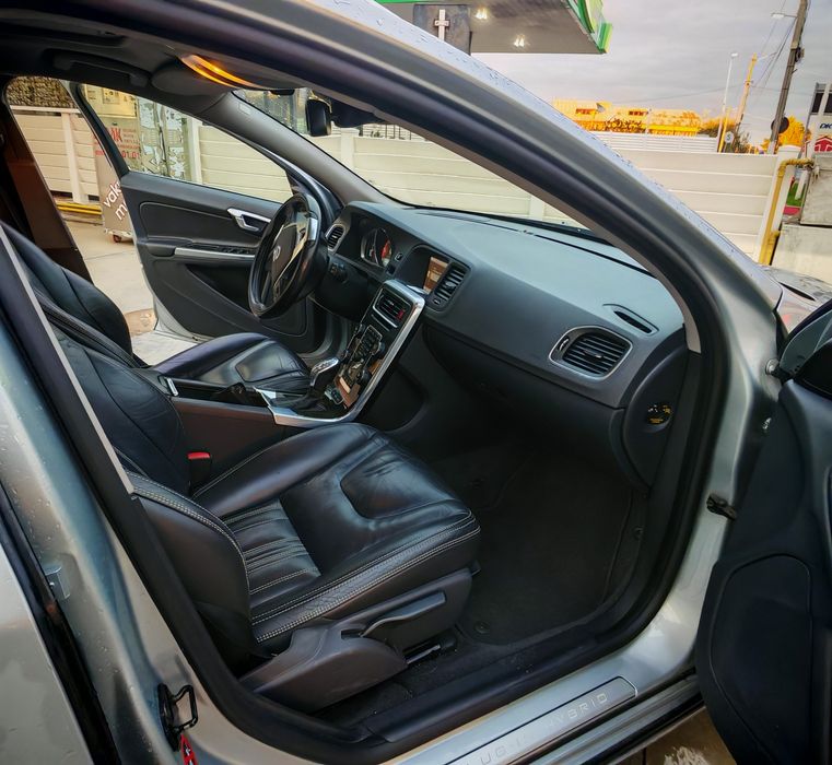Volvo v60 Plug in Hibrid 288 CP
