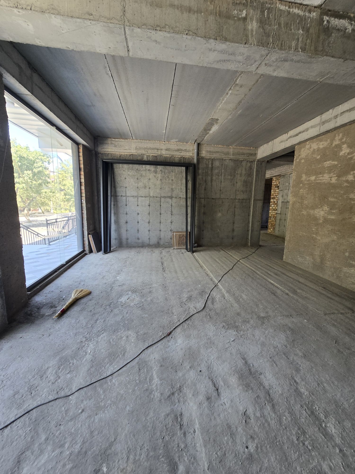 Срочно продаётся магазин 46м²,,90м²,100м² Согдиана релс