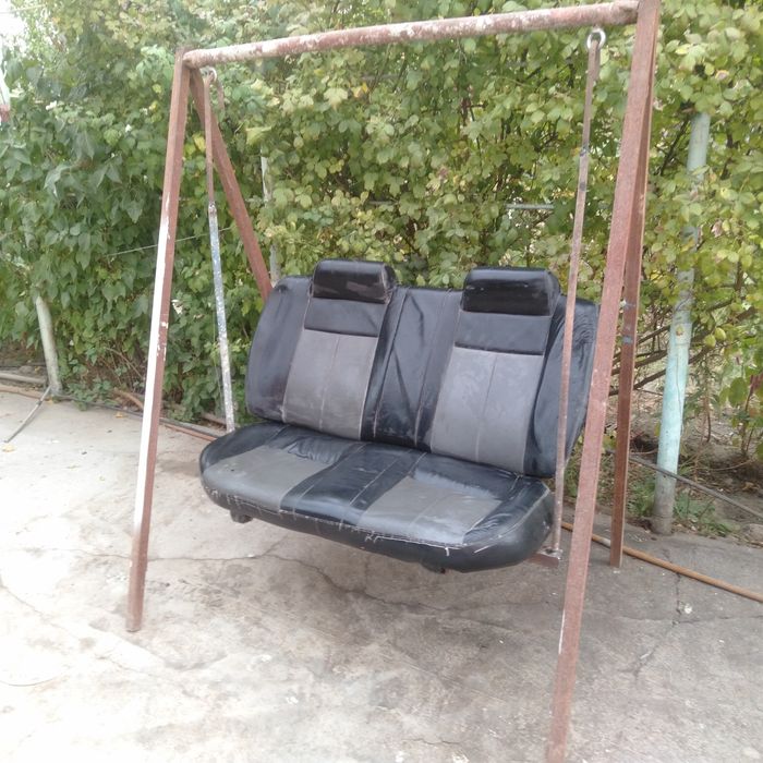 Самоделный  качелия