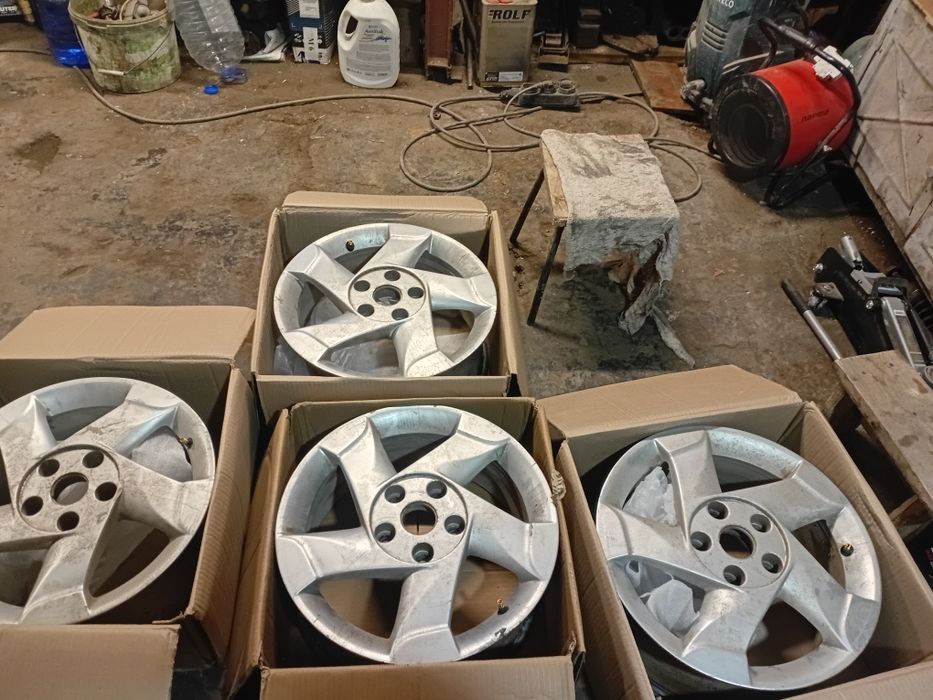 Продам диски на рено дастер