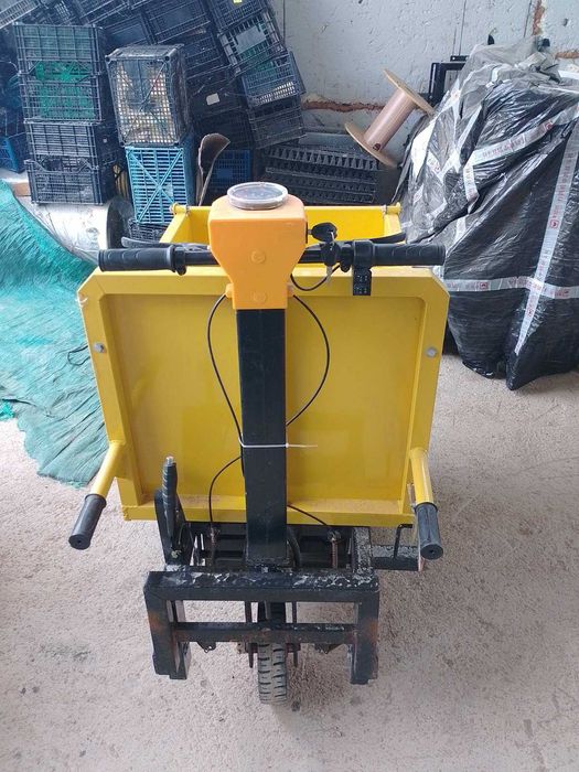 Самосвал електрически