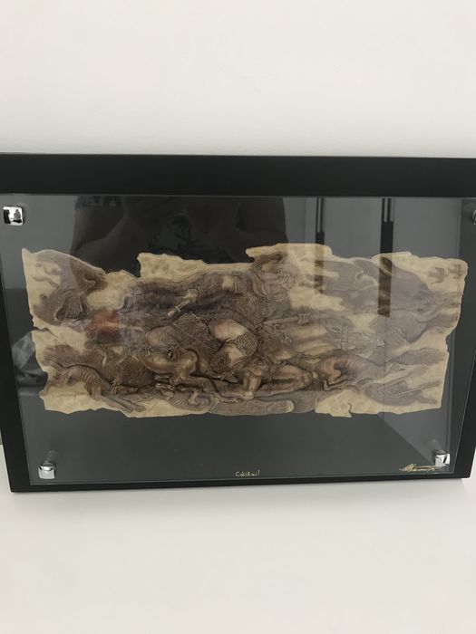 Настенное панно и книги