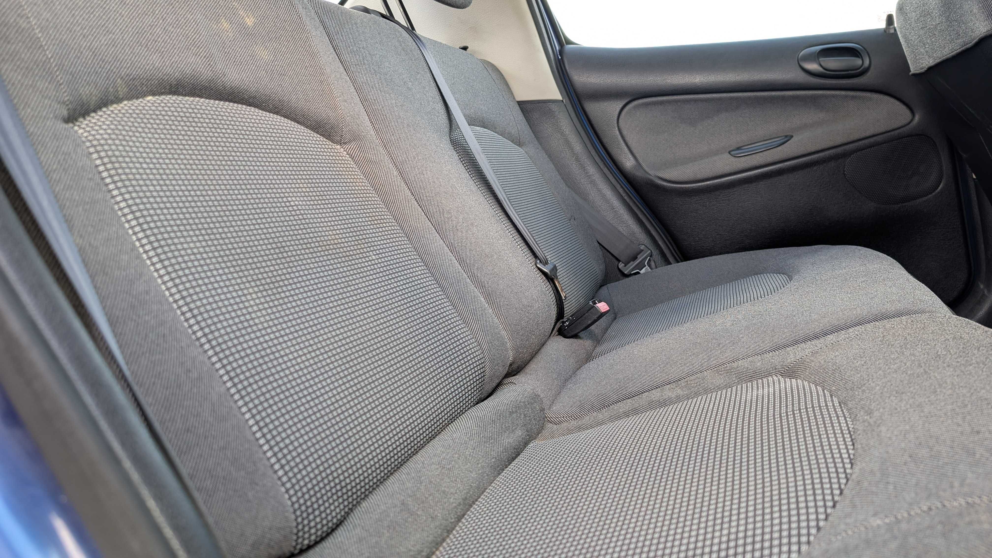 Peugeot 206 Sedan doar 56.600 km la bord!