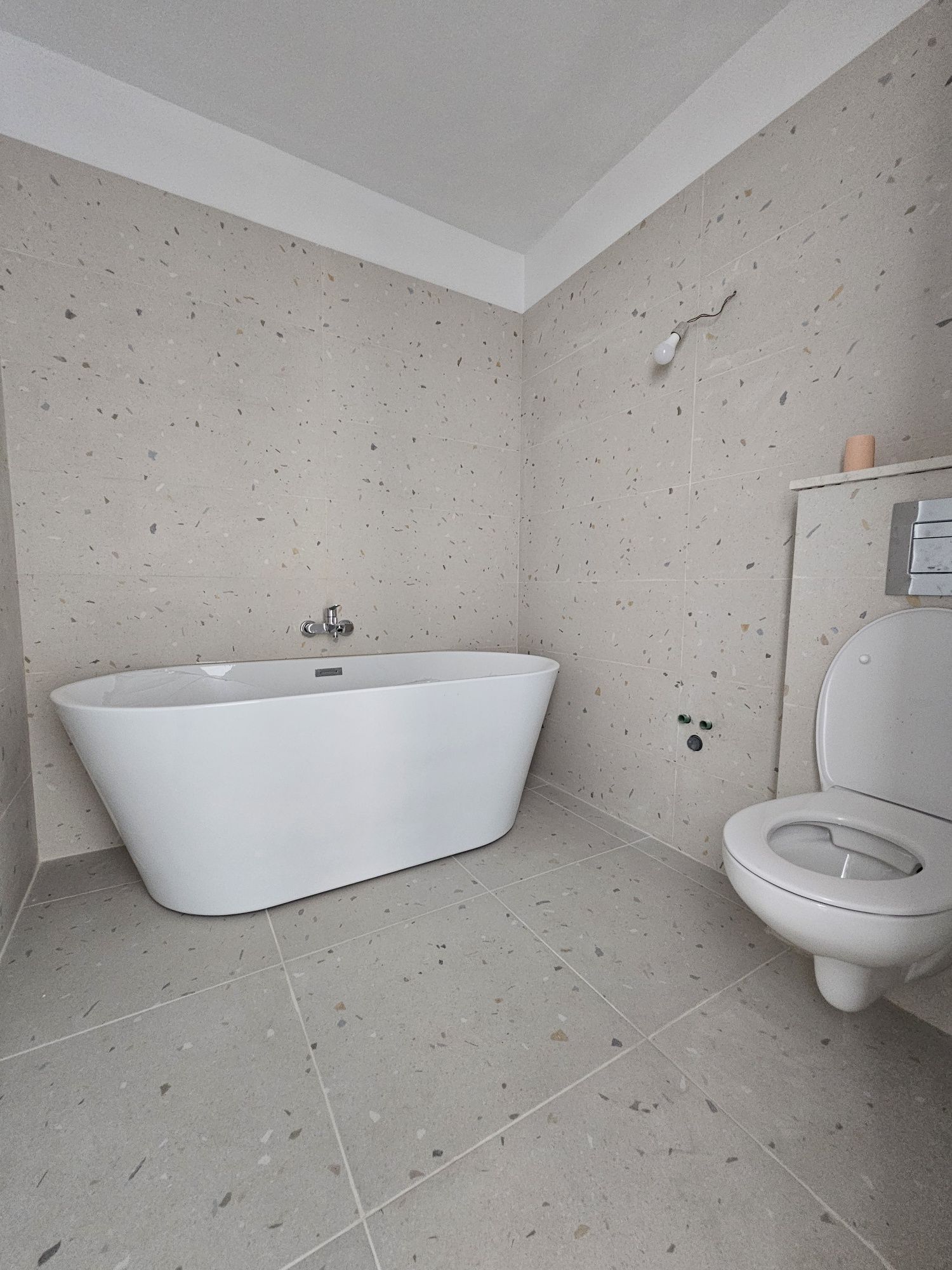 13 Septembrie,Proprietar,   13 SEPTEMBRIE -PROSPER , RENOVAT  !