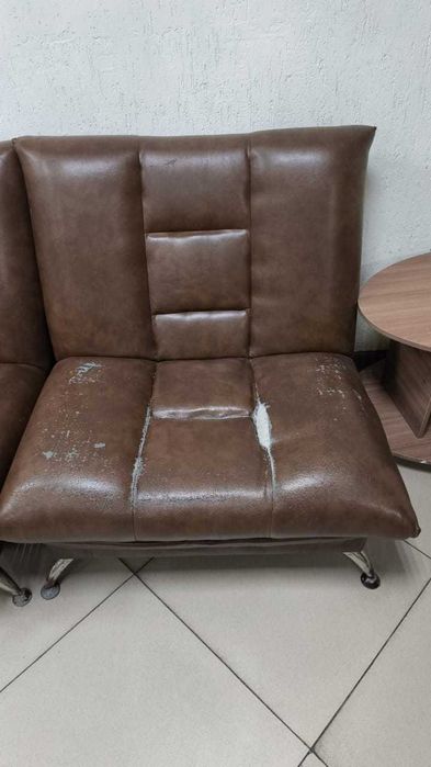 Диван кожаный буу