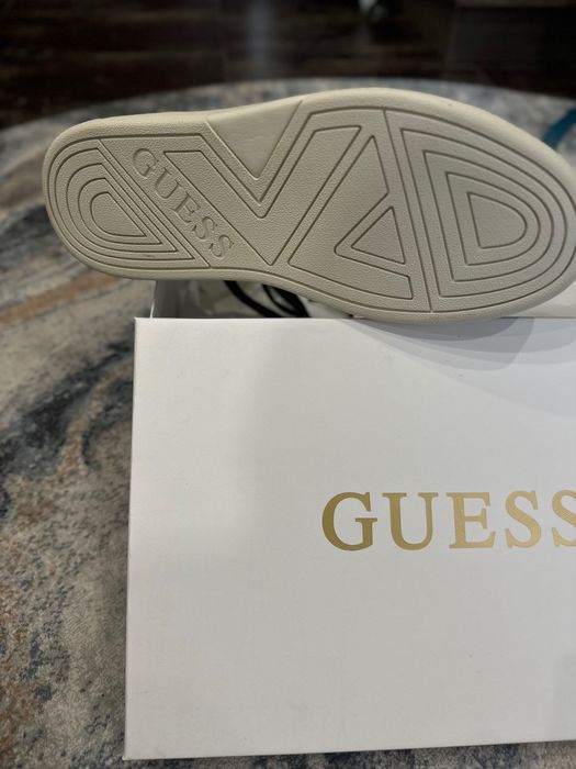 Нови кецове Guess Vinci