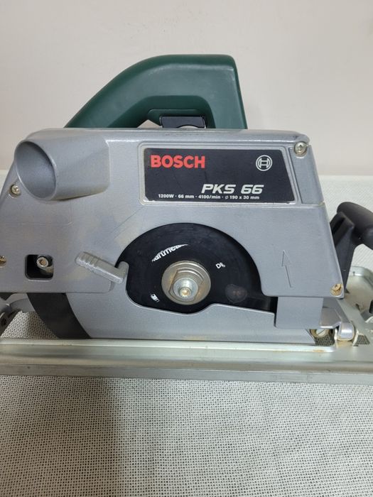 Ръчен циркуляр BOSCH