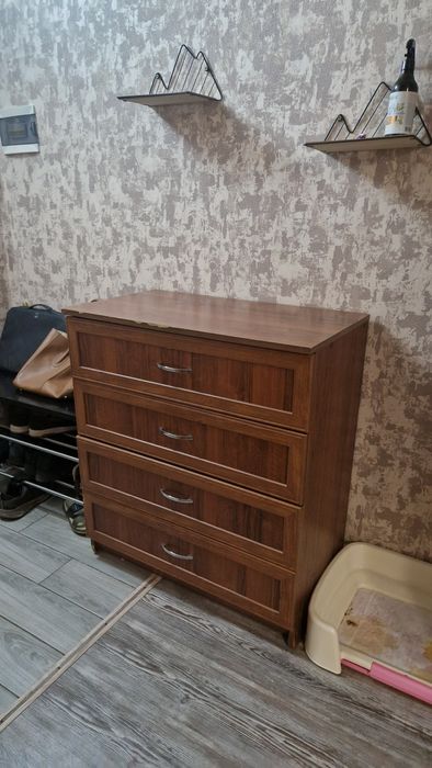 Комод коричневый