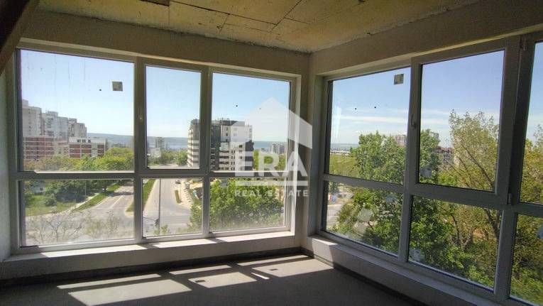 Продава се Двустаен апартамент в Варна, Възраждане 2 - 156 кв.м за 802 €/кв.м - Снимка #2