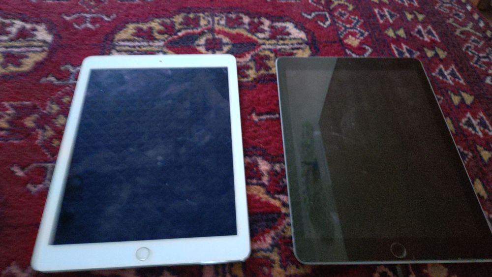 Продам 2 Айпада. Заблокированы оба. Пароль не помню.