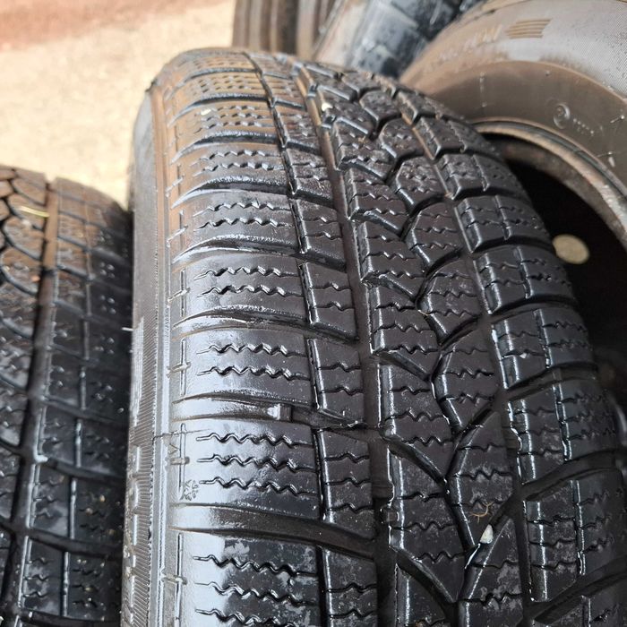 Set roti iarna Logan