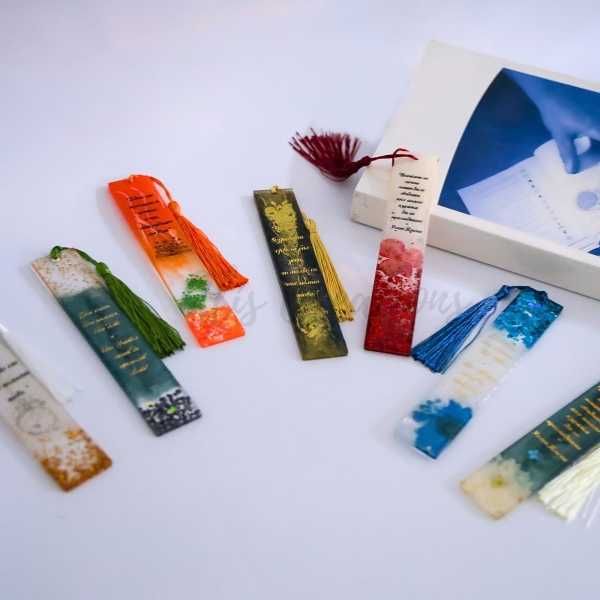 Книгоразделител от епоксидна смола – ръчно изработен, уникален подарък