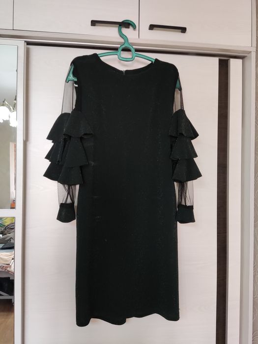 Продается женское платье