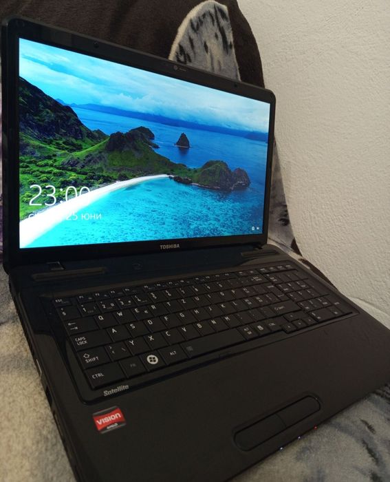 Laptop Toshiba 17инча 8gb рам